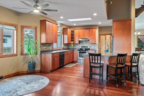 726 N 4th Street La Crescent MN 55947