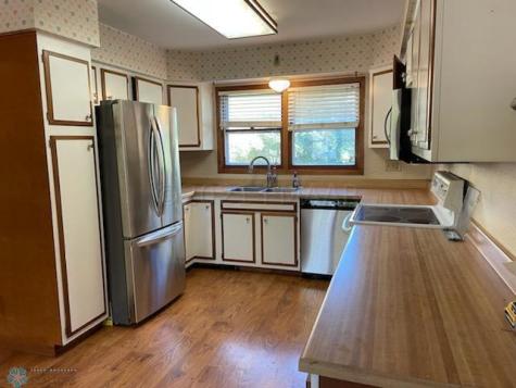 802 11th Avenue N Moorhead MN 56560