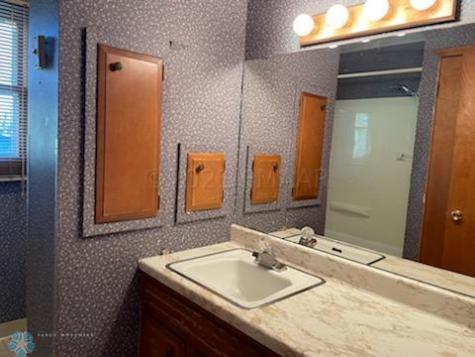 802 11th Avenue N Moorhead MN 56560