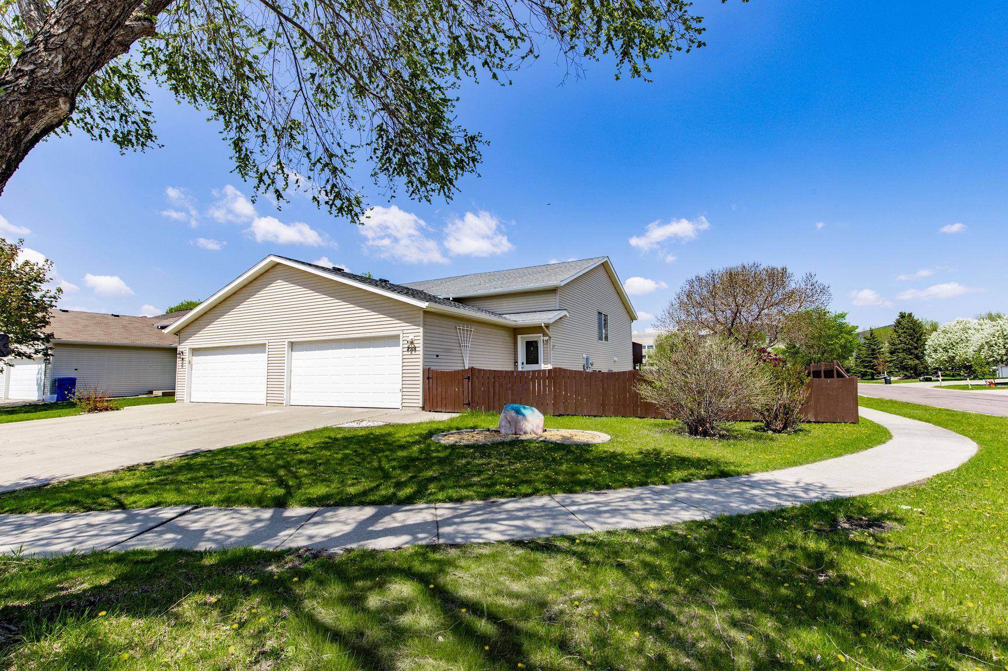 2901 Dakota Park Circle S Fargo ND 58104