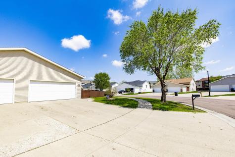 2901 Dakota Park Circle S Fargo ND 58104