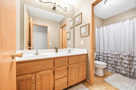 7364 Lambert Avenue NE Albertville MN 55301
