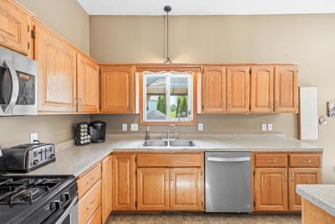 7364 Lambert Avenue NE Albertville MN 55301