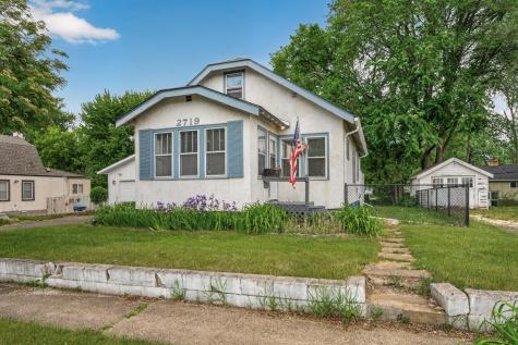 2719 16th Avenue E North Saint Paul MN 55109