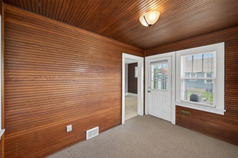 2719 16th Avenue E North Saint Paul MN 55109