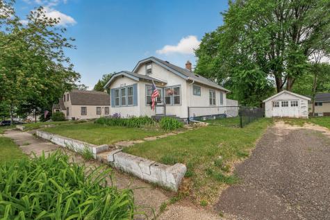 2719 16th Avenue E North Saint Paul MN 55109