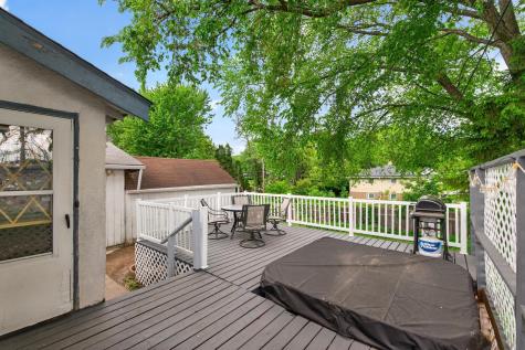 2719 16th Avenue E North Saint Paul MN 55109
