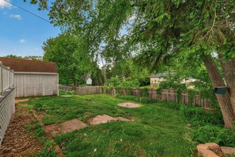 2719 16th Avenue E North Saint Paul MN 55109