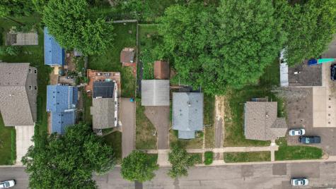 2719 16th Avenue E North Saint Paul MN 55109