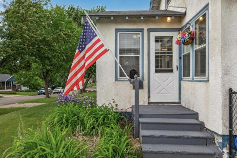 2719 16th Avenue E North Saint Paul MN 55109