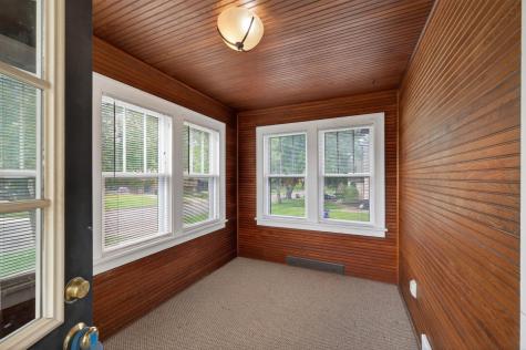 2719 16th Avenue E North Saint Paul MN 55109
