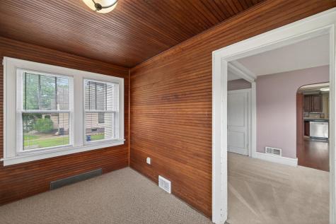 2719 16th Avenue E North Saint Paul MN 55109