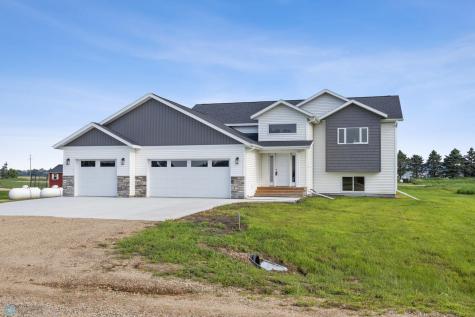 300 Prairie Drive N Hankinson ND 58041