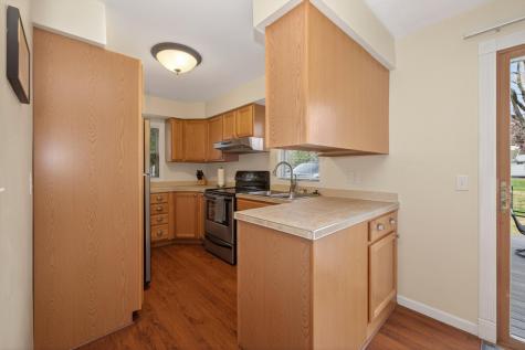 1633 10th Avenue S Fargo ND 58103
