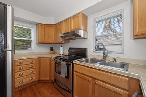 1633 10th Avenue S Fargo ND 58103