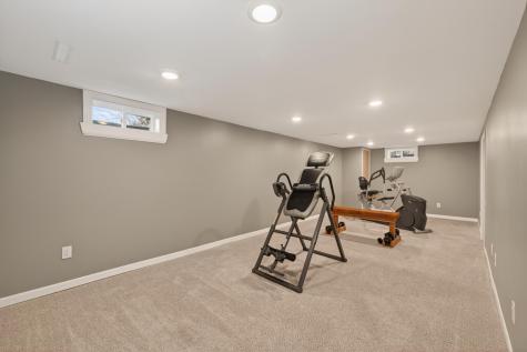 1633 10th Avenue S Fargo ND 58103