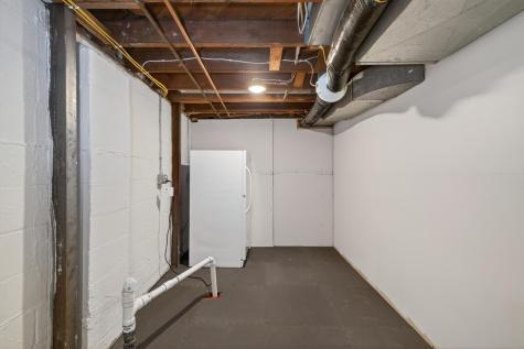 1633 10th Avenue S Fargo ND 58103