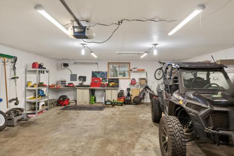 1633 10th Avenue S Fargo ND 58103