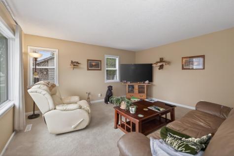 1633 10th Avenue S Fargo ND 58103