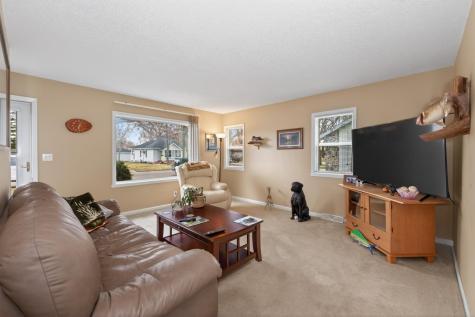 1633 10th Avenue S Fargo ND 58103