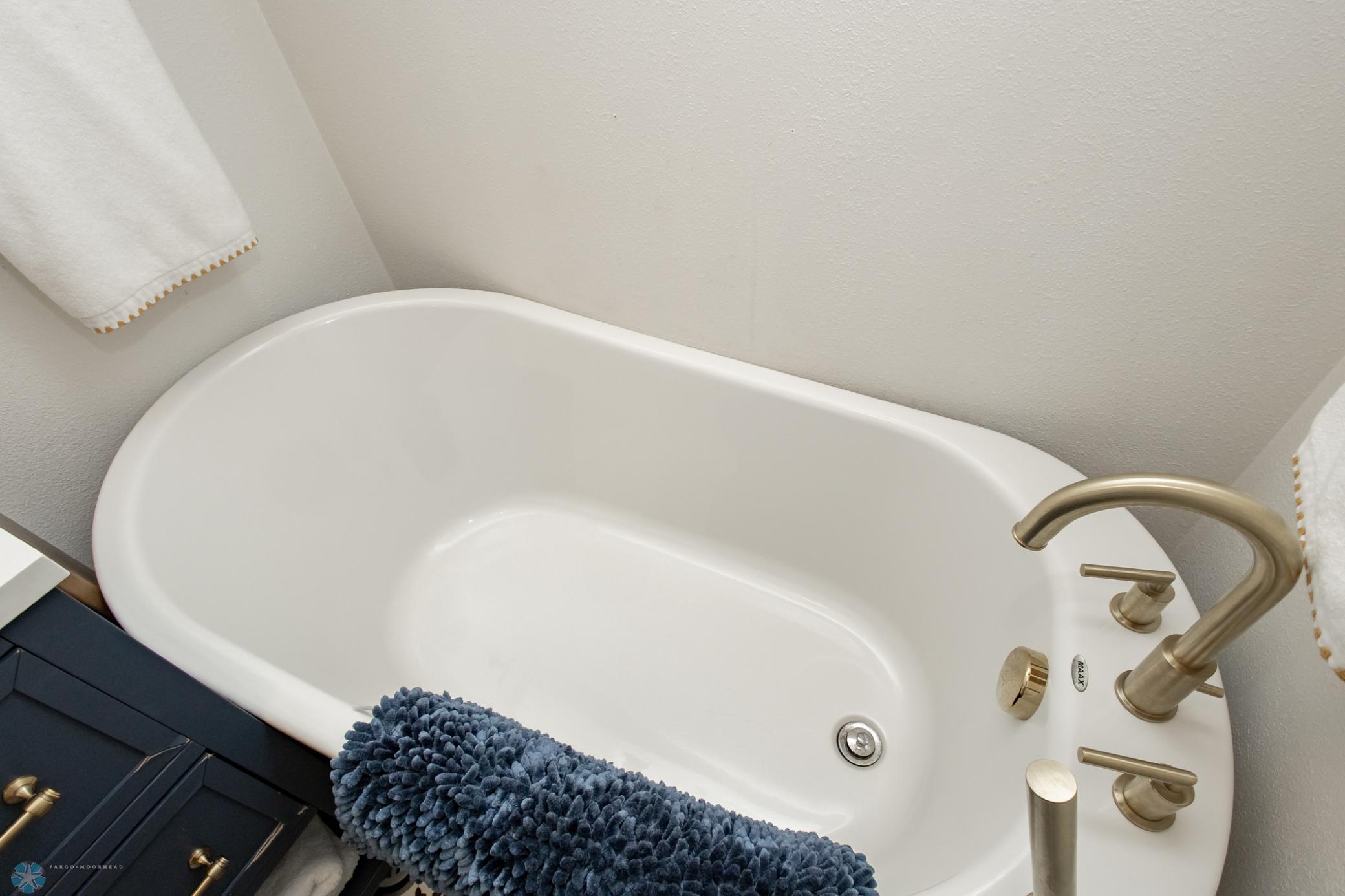 204 4th Avenue E Ada MN 56510