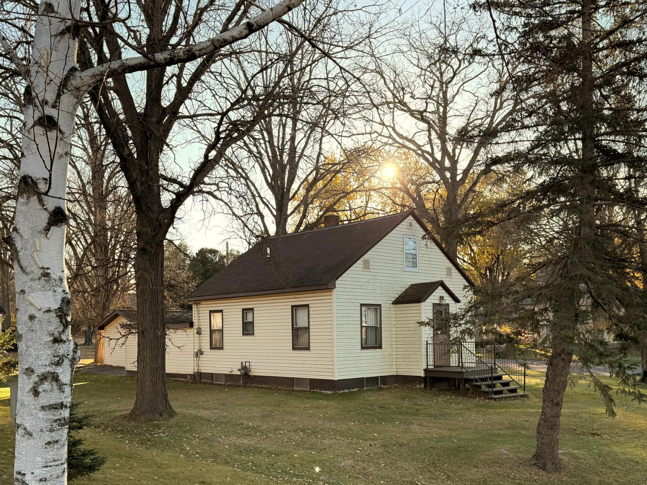 685 Main Street W Isle MN 56342