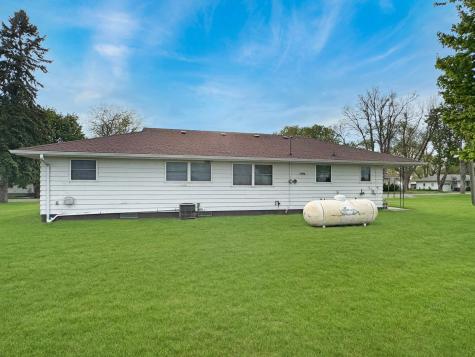 314 N Maple Street Ellsworth MN 56129