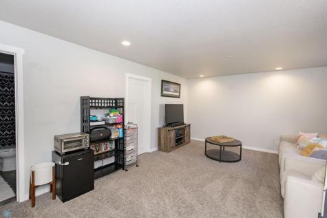 1964 54th Avenue S Fargo ND 58104