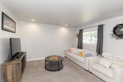 1964 54th Avenue S Fargo ND 58104