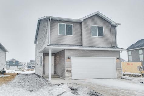 2516 38th Avenue S Moorhead MN 56560