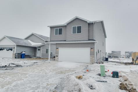 2516 38th Avenue S Moorhead MN 56560