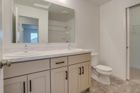 2516 38th Avenue S Moorhead MN 56560