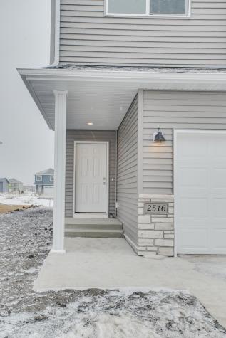 2516 38th Avenue S Moorhead MN 56560