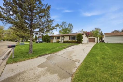 434 Dale Avenue Moorhead MN 56560