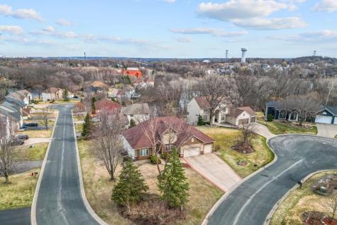 535 Majestic Oaks Court Eagan MN 55123