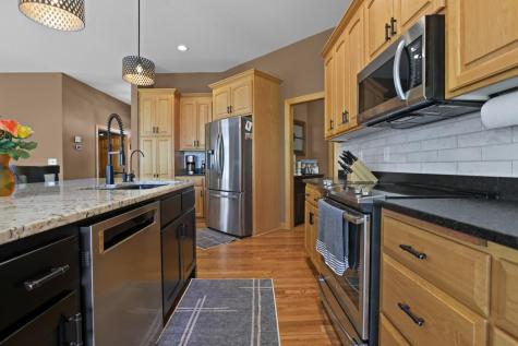 8156 9th Street Place N Oakdale MN 55128