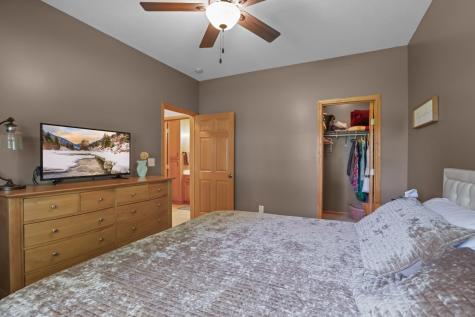 8156 9th Street Place N Oakdale MN 55128