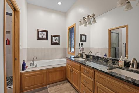 8156 9th Street Place N Oakdale MN 55128