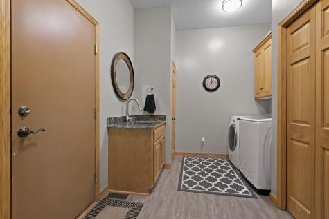 8156 9th Street Place N Oakdale MN 55128