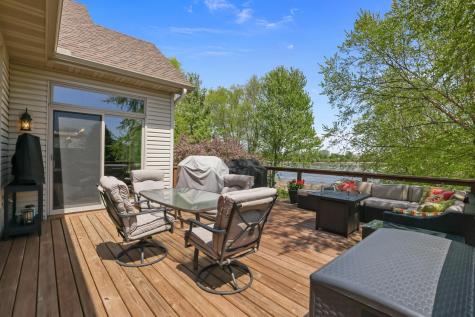 8156 9th Street Place N Oakdale MN 55128