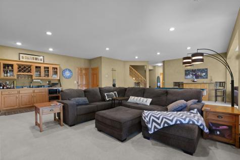 8156 9th Street Place N Oakdale MN 55128