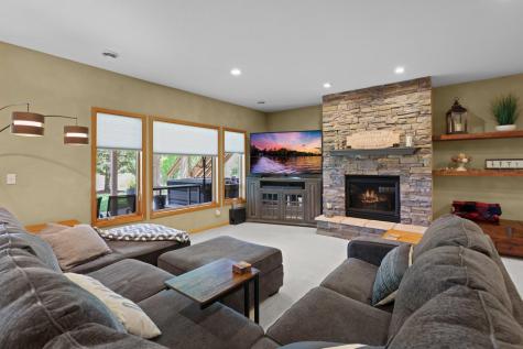 8156 9th Street Place N Oakdale MN 55128