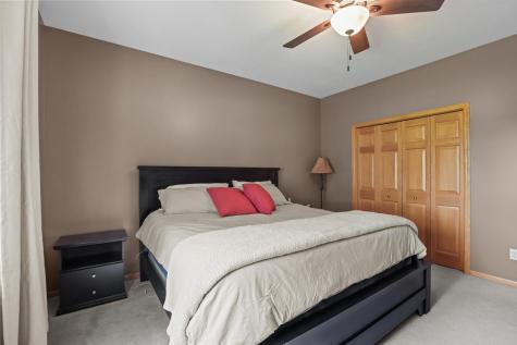 8156 9th Street Place N Oakdale MN 55128