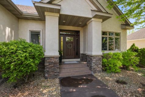 8156 9th Street Place N Oakdale MN 55128