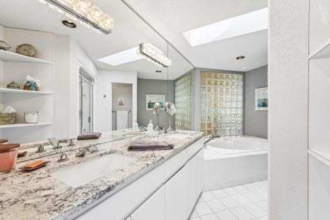 7423 Hyde Park Lane Edina MN 55439