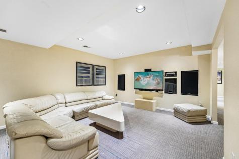 7423 Hyde Park Lane Edina MN 55439