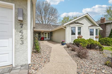 7423 Hyde Park Lane Edina MN 55439