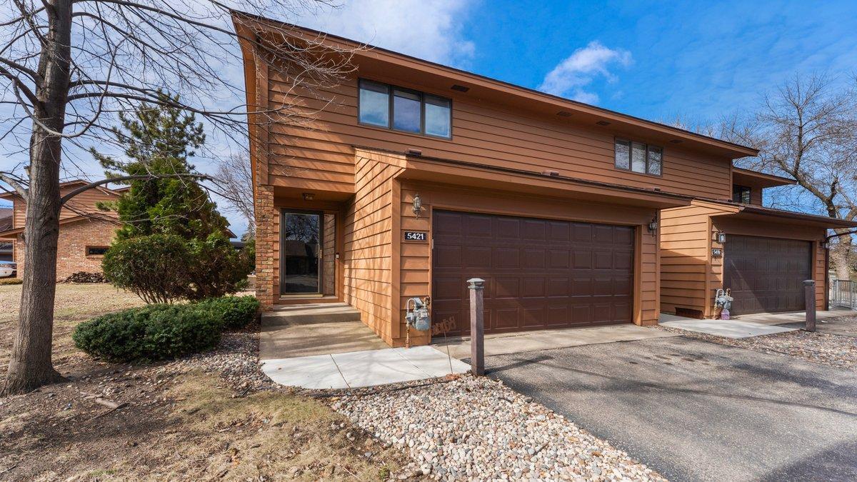 5421 Upper 147th Street W Apple Valley MN 55124
