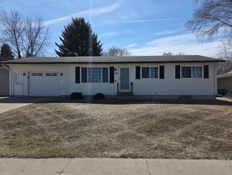 2713 4th Avenue S Moorhead MN 56560