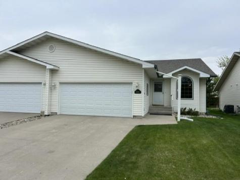 816 Lakeridge Place West Fargo ND 58078